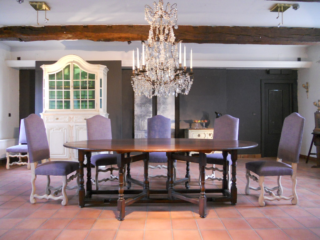 Manorhouse diningtable of a spectacular size
